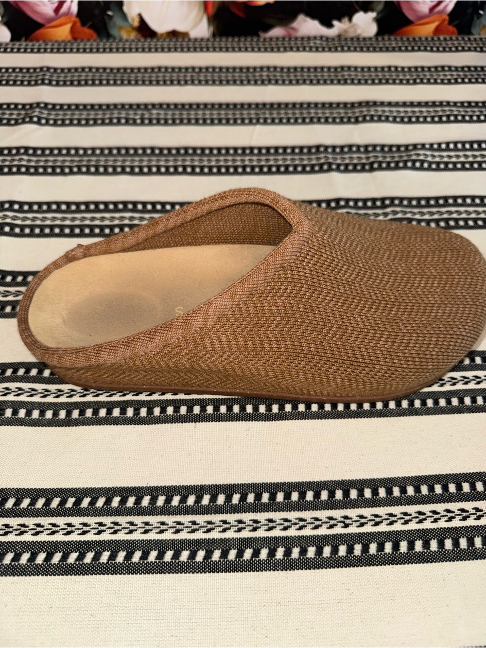 Rothy's Women’s Original Camel Knit Slip-On Clogs, 8 - Picture 7 of 12